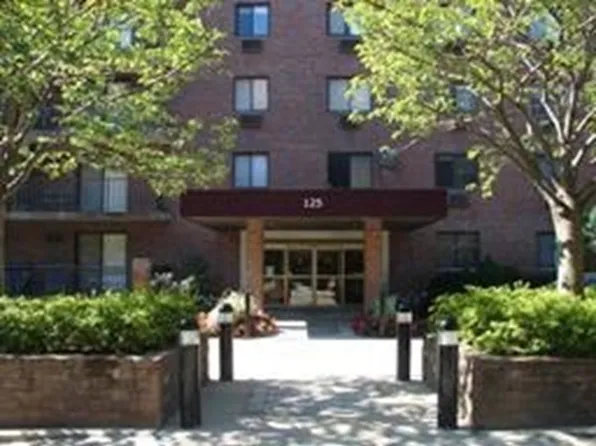 125 Pleasant St APT 608, Brookline, MA 02446