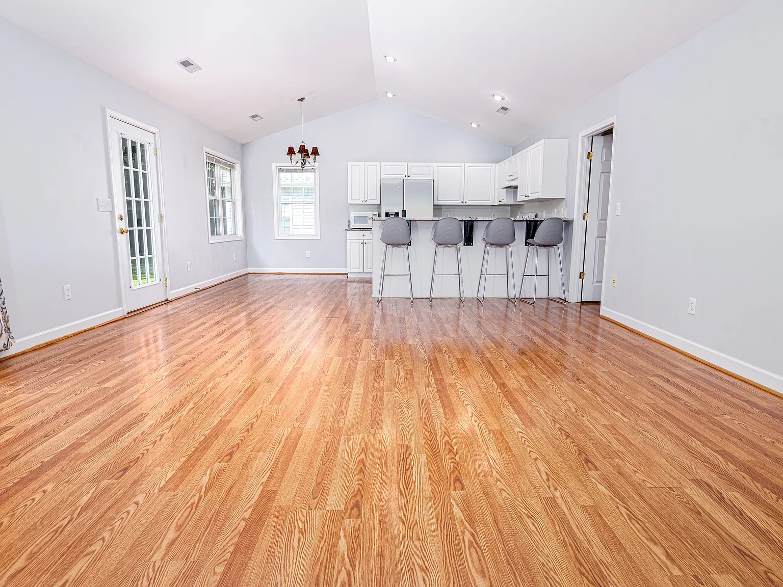118 Monterey Circle - 1 — Photo 4