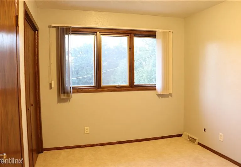 700 E Turnpike Ave — Photo 13