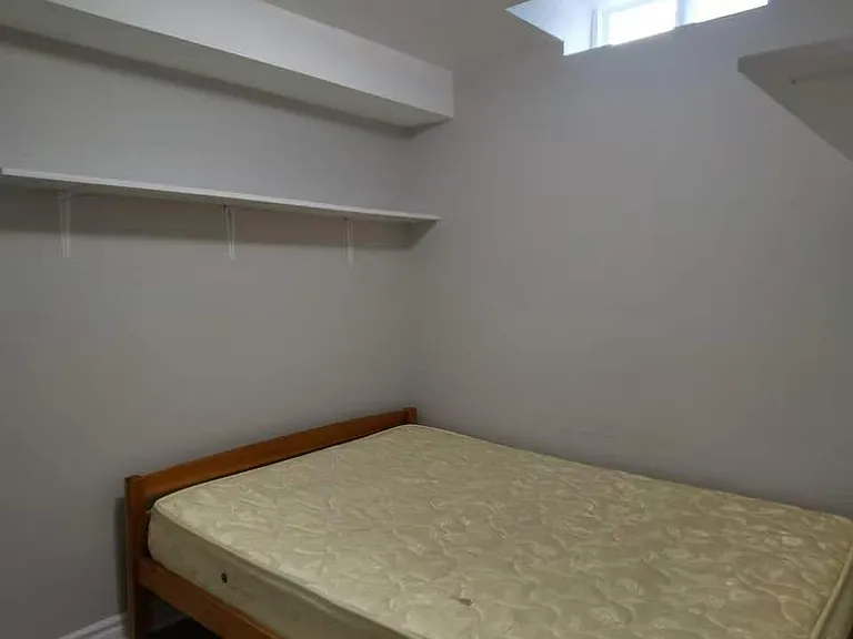 46 Homedale Dr — Photo 5