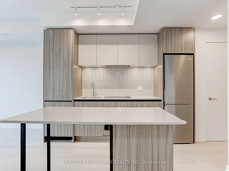 7950 Bathurst St #B-532 — Photo 11