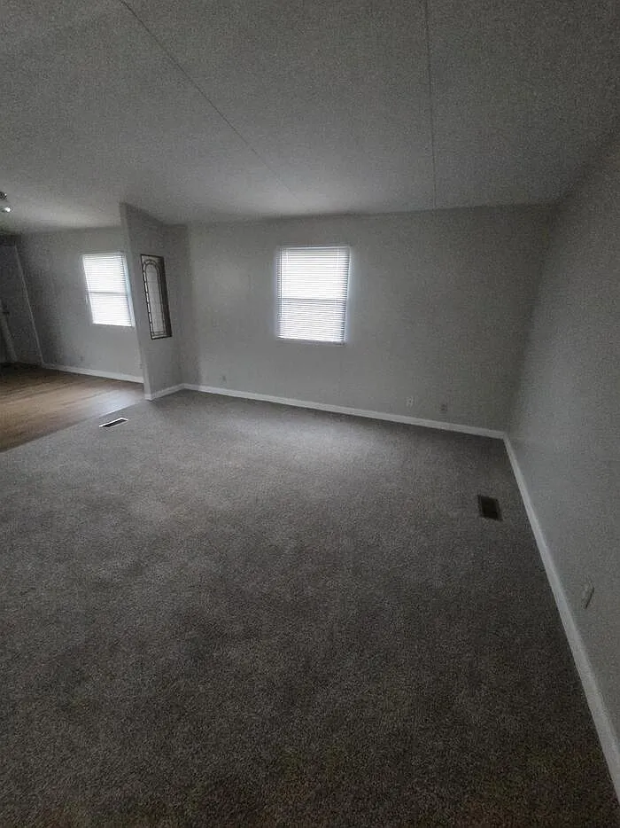 3 bed, 2.0 bath, $950 — Photo 2