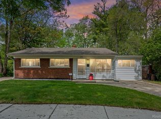 21951 Morton St, Oak Park, MI 48237