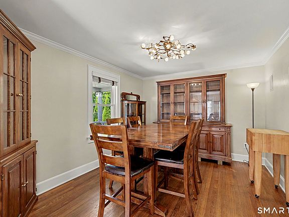4th image of 215 Knickerbocker Avenue