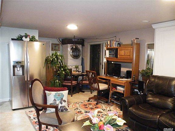 2nd image of 969 Woodoak Dr