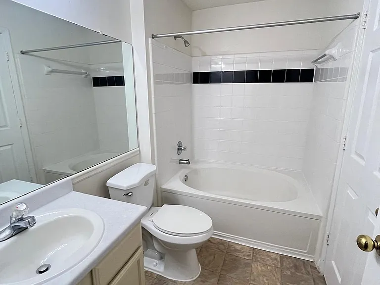 Wesley St. Claire Apartments at Lawrenceville — Photo 138