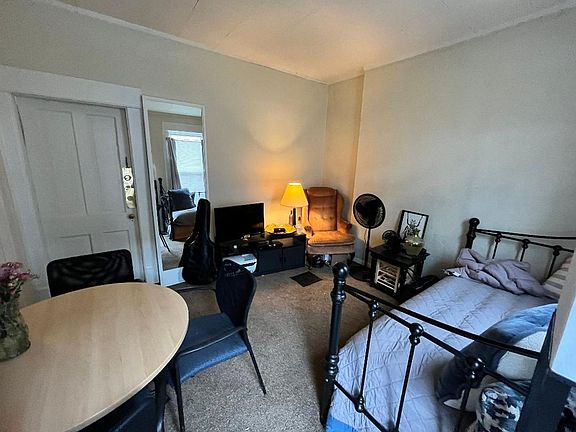 3rd image of 243 Chittenden Ave APT B