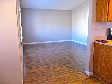 2 bed, 977 sqft, $2,050 — Photo 3