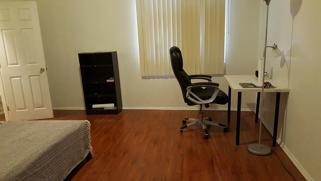 1 bed, 3823 sqft, $800 — Photo 1