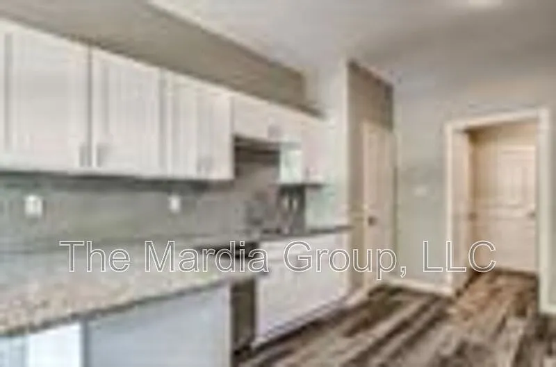 2 bed, 2.5 bath, 1294 sqft, $1,700 — Photo 4