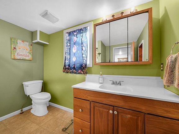 5th image of 415 Sunnyside Dr
