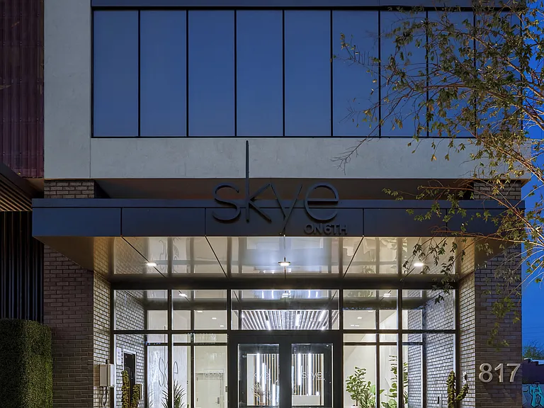 Skye on 6th — Photo 62