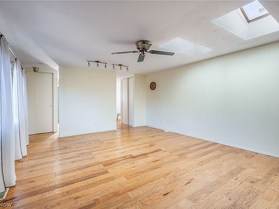 5th image of 668 Sonora Ct
