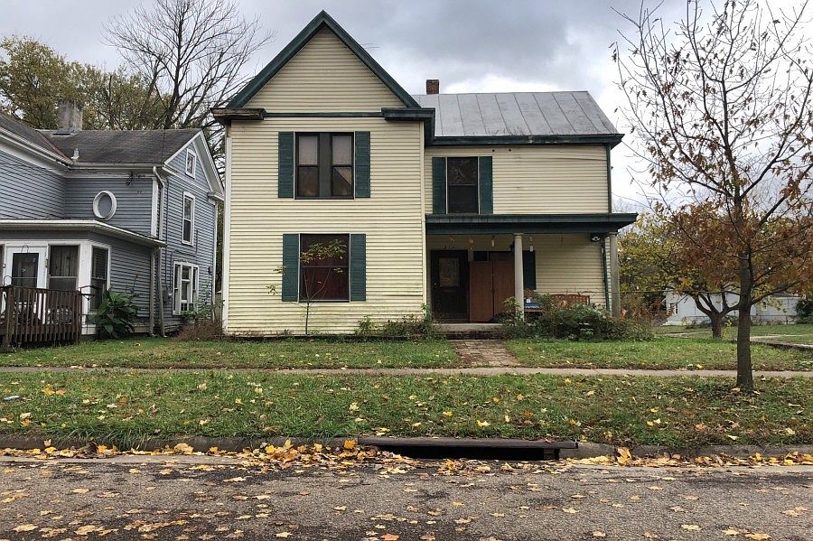 1st image of 219 Market St