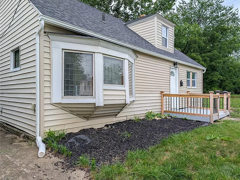 14817 Naples Ave — Photo 22