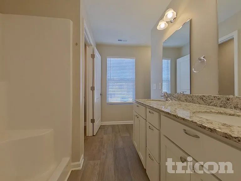 1076 Crescent Moon Loop Rd — Photo 8