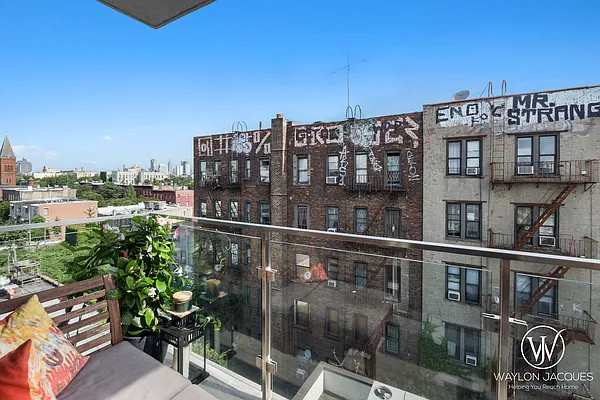 Rented by Compass | media 24