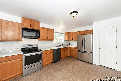 783 Clearview Dr Photo 1