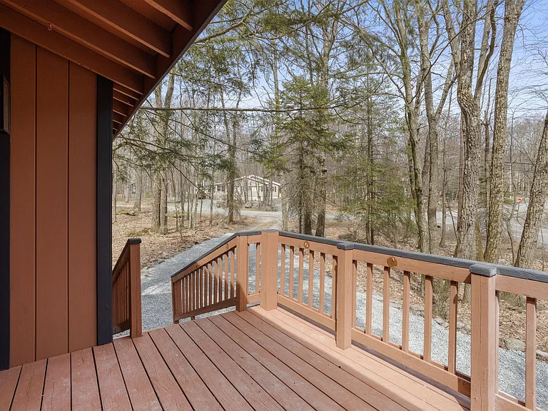 530 Maple Ridge Dr — Photo 15