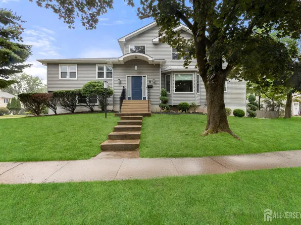 28 Marshall Dr, Edison, NJ 08817