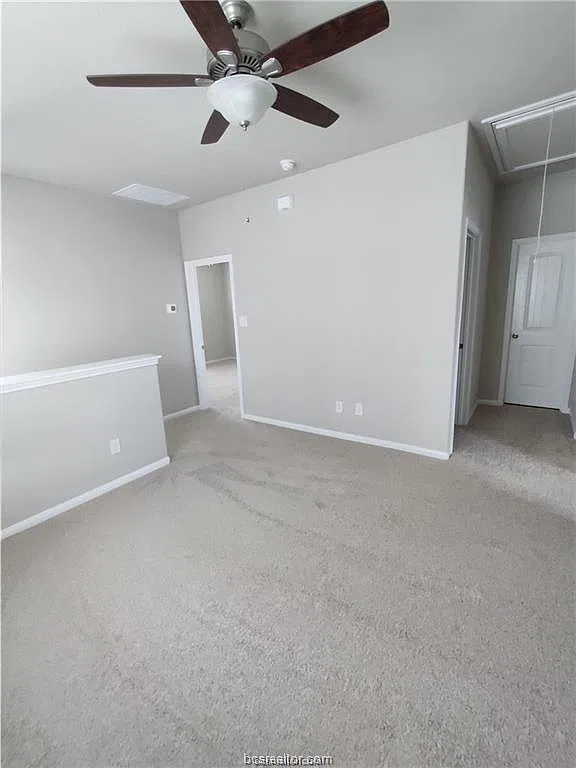 967 Crossing Dr — Photo 4