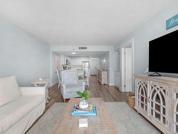 4th image of 3768 E County Highway 30a Unit 201