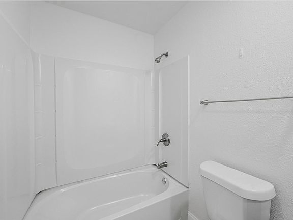 5th image of 4940 Watkins Dr