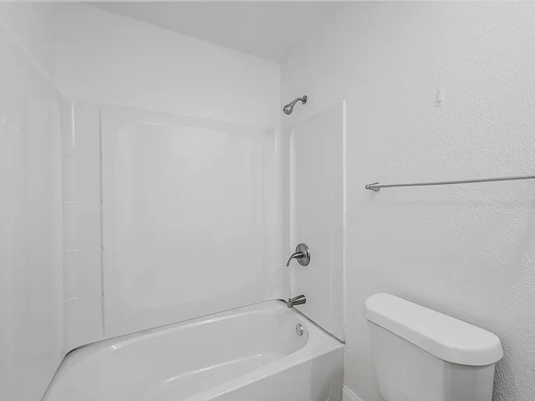 4940 Watkins Dr — Photo 5