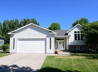 1809 37th Ave S, Fargo, ND 58104