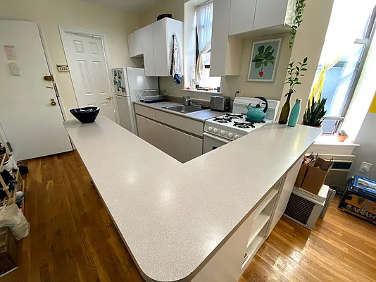 Rented by Compass | media 7
