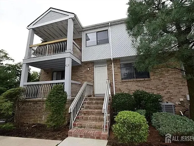 1502 Edison Glen Ter — Photo 9