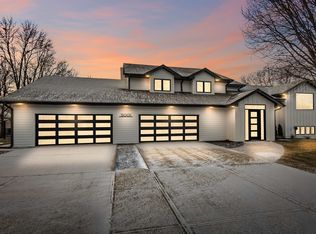 5001 S Sweetbriar Dr, Sioux Falls, SD 57108
