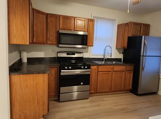 2525 W Lyndale St #1F, Chicago, IL 60647