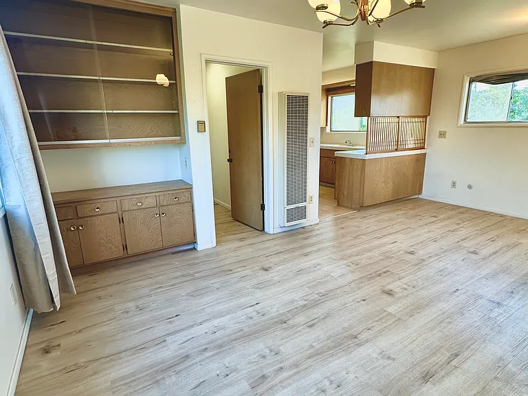606 N Juanita Ave #BACK INLAW — Photo 2