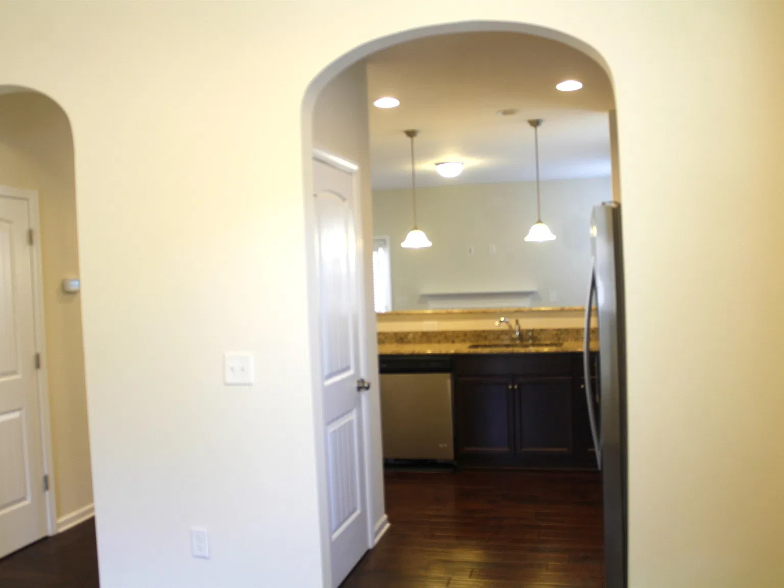 3 bed, 2.5 bath, $1,900 — Photo 2
