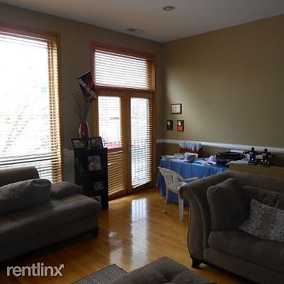 3rd image of 1537 N Fairfield Ave
