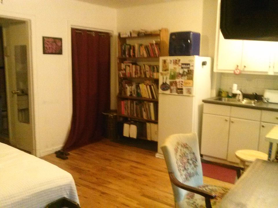 2nd image of 355 21st St #1