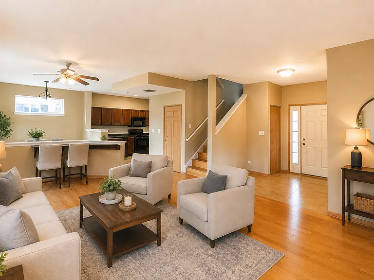 1858 S Hamlin Ln — Photo 6