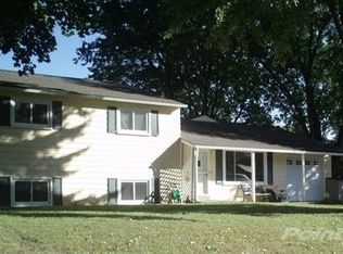 150 Peninsula Lake Dr, Highland, MI 48357