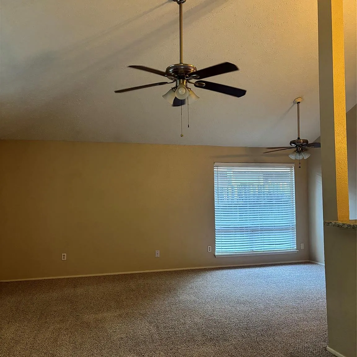 2 bed, 1.0 bath, 977 sqft, $1,495 — Photo 4