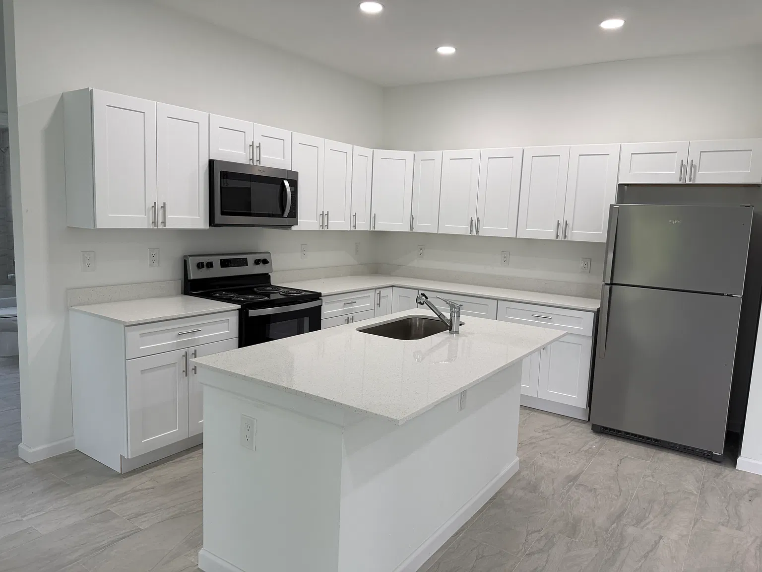 3 bed, 1600 sqft, $2,000 — Photo 4