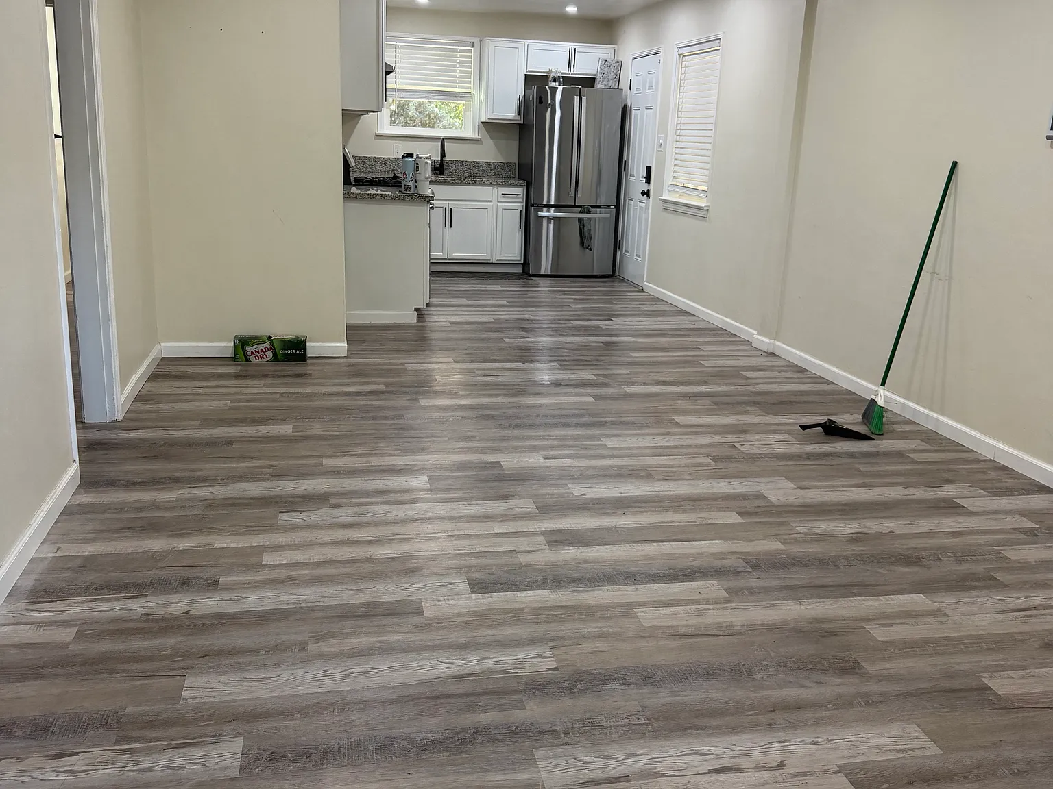 3 bed, 985 sqft, $2,200 — Photo 2