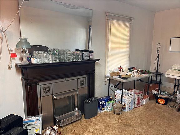 4th image of 211 S Penn St
