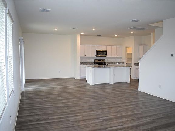 4th image of 431 Robins Nest Ln
