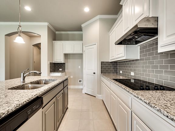 3rd image of 3610 Worthington Dr