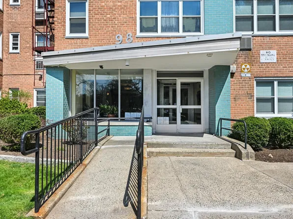 98 DeHaven Drive #2B, Yonkers, NY 10703