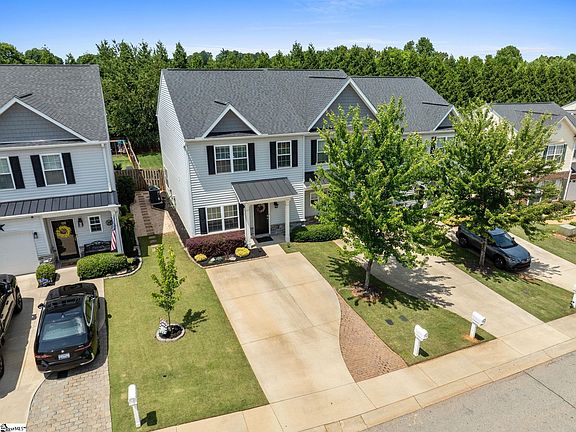 3rd image of 830 Chartwell Dr