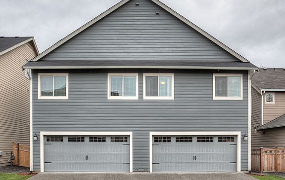 2nd image of 1607 Amethyst St SE