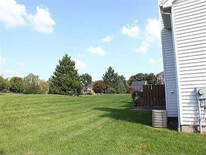 2nd image of 32 Dearfield Ct