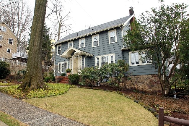 1st image of 382 Summit Ave